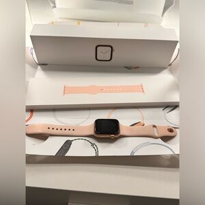 SERIES 4 44MM Apple Watch Rosegold